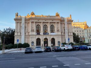 Pohled na budovu divadla F.X.Šaldy Liberec (1)